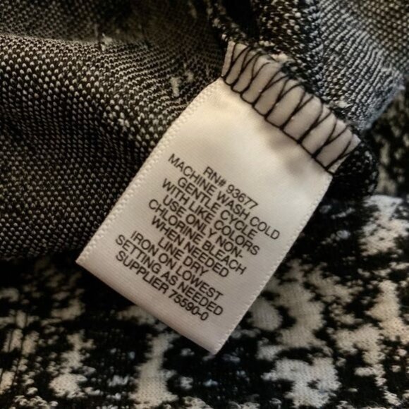 Liz Claiborne Short Sleeve Black and White Top with Faux Leather Large - Picture 6 of 6